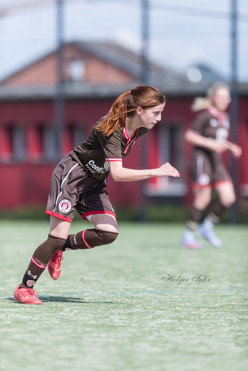 Bild 170 - wBJ St. Pauli - Walddoerfer : Ergebnis: 1:11